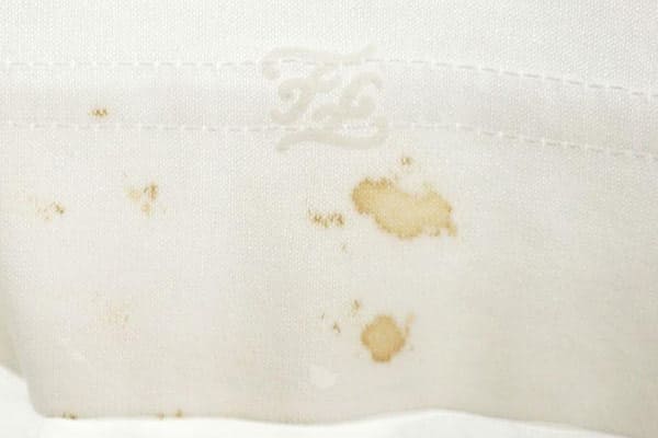 シミがあっても買取OK