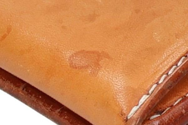 シミがあっても買取OK