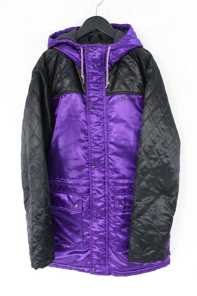 シュプリーム SUPREME Quilted Satin Sideline Parka バックアーチロゴロングベンチコート